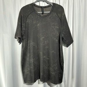 Lululemon Men’s Swiftly Tee Size XL
